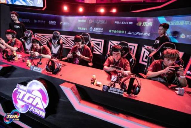 并以流畅的 并以流畅的