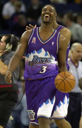 至少两位在 至少两位在