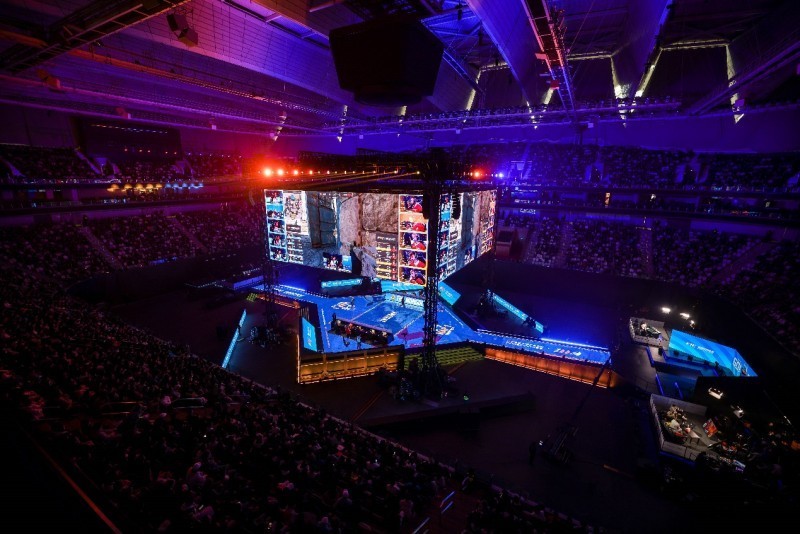 与本地合作 与本地合作